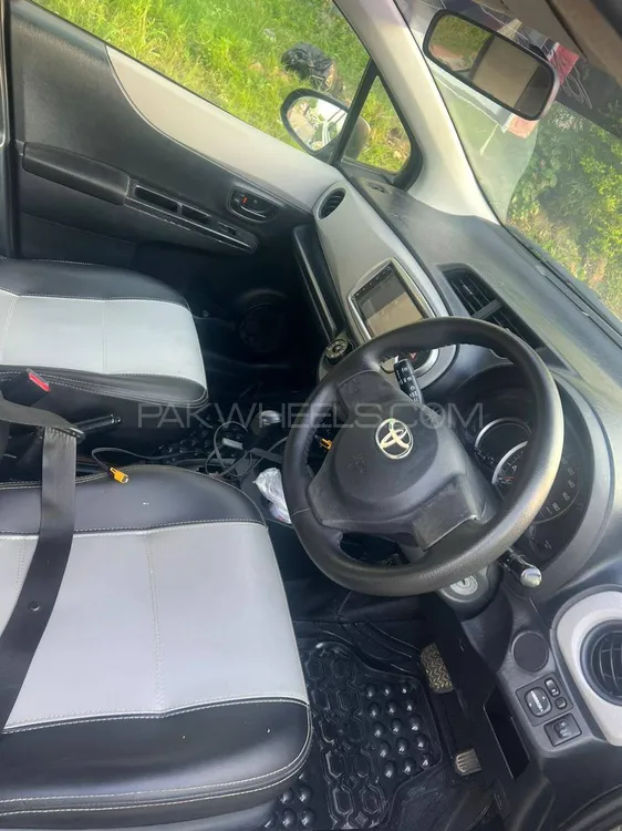 Toyota Vitz 2012 for Sale in Islamabad Image-1