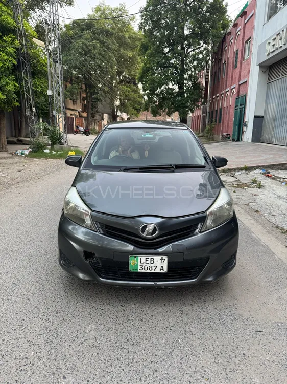 Toyota Vitz 2012 for Sale in Lahore Image-1