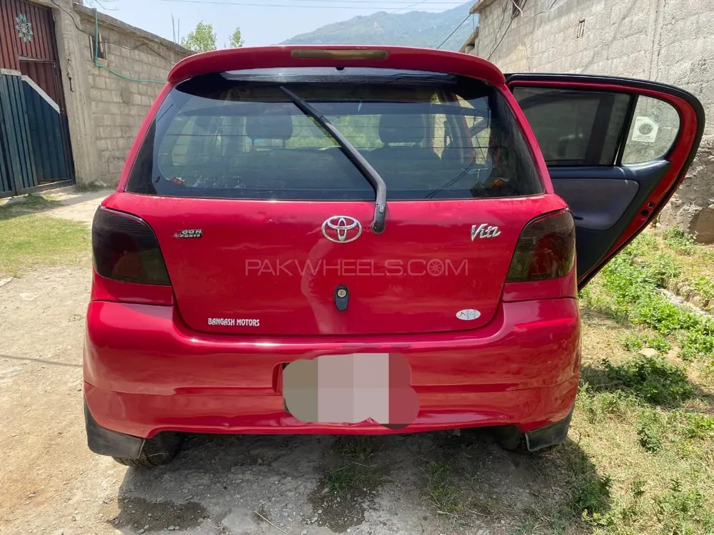 Toyota Vitz 2000 for Sale in Peshawar Image-1