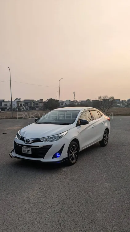 Toyota Yaris Sedan 2020 for Sale in Lahore Image-1