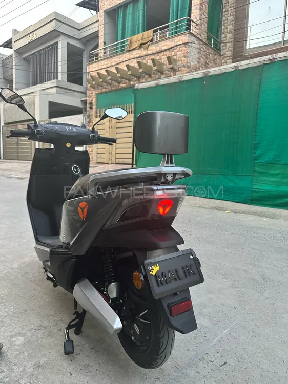 Yadea T5 2025 for Sale Image-1
