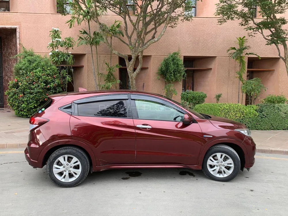 Honda Vezel 2014 for Sale in Karachi Image-1