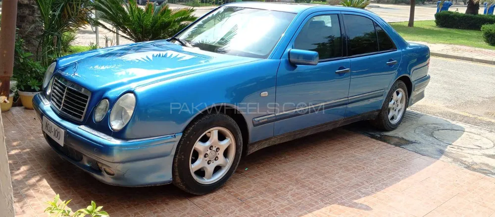 Mercedes Benz E Class 1998 for Sale in Lahore Image-1