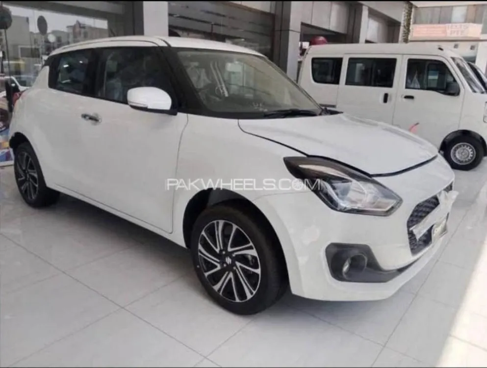 Suzuki Swift 2025 for Sale in Peshawar Image-1