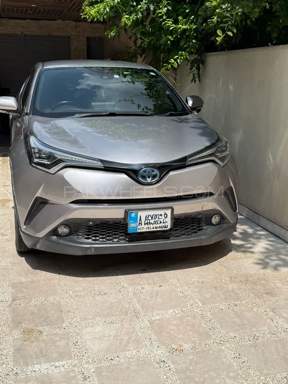 Toyota C-HR 2017 for Sale in Islamabad Image-1