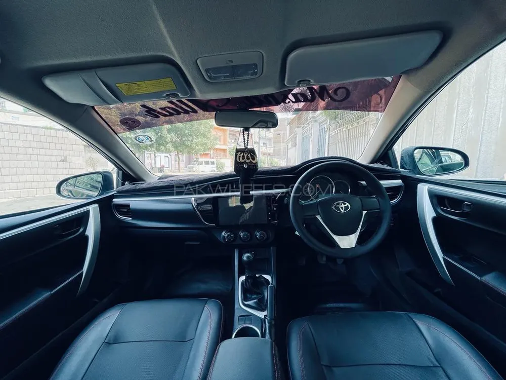 Toyota Corolla 2017 for Sale in Karachi Image-1
