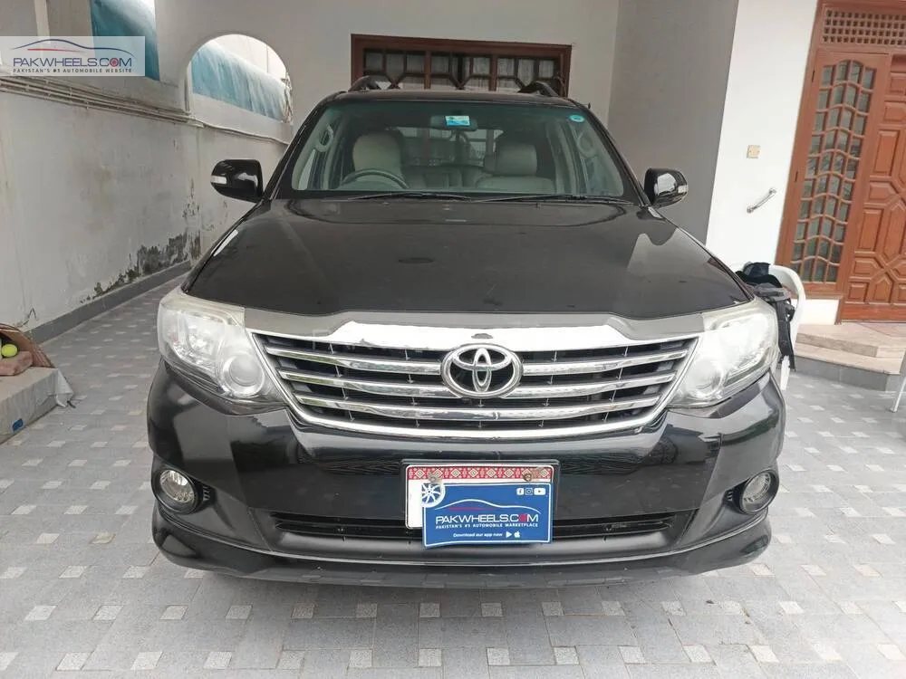 Toyota Fortuner 2013 for Sale in Karachi Image-1