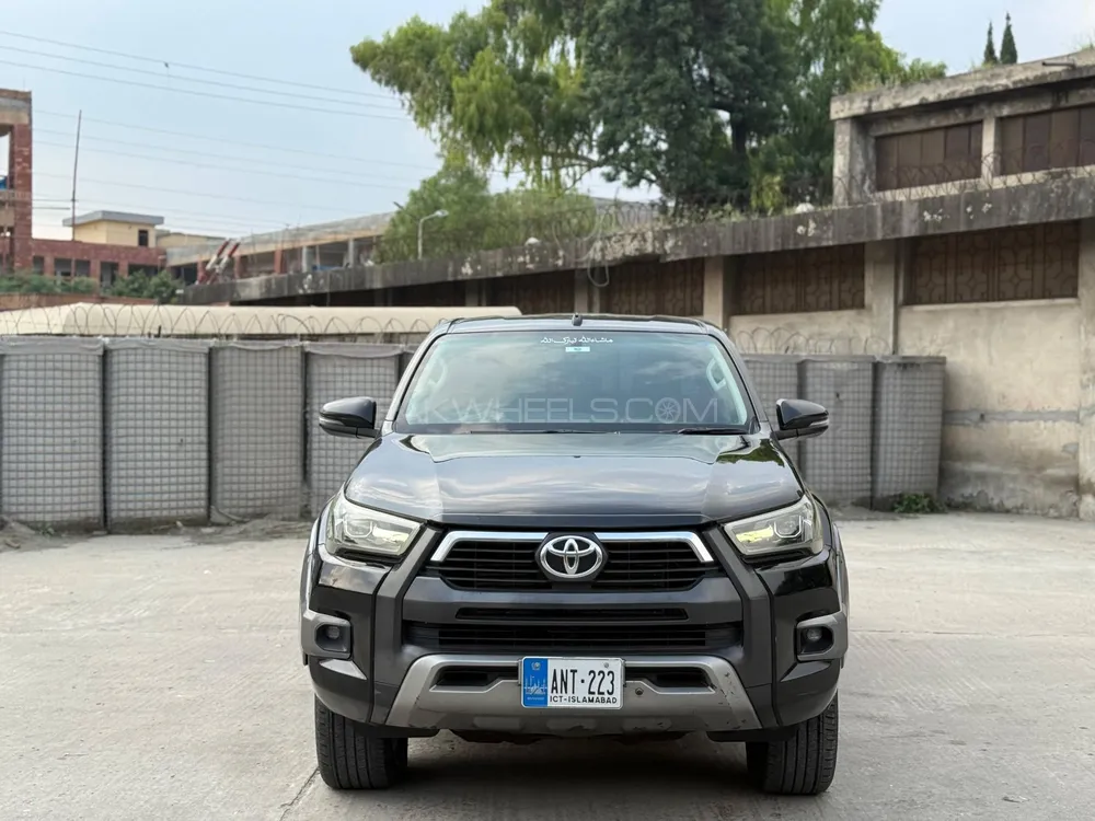 Toyota Hilux 2019 for Sale in Islamabad Image-1