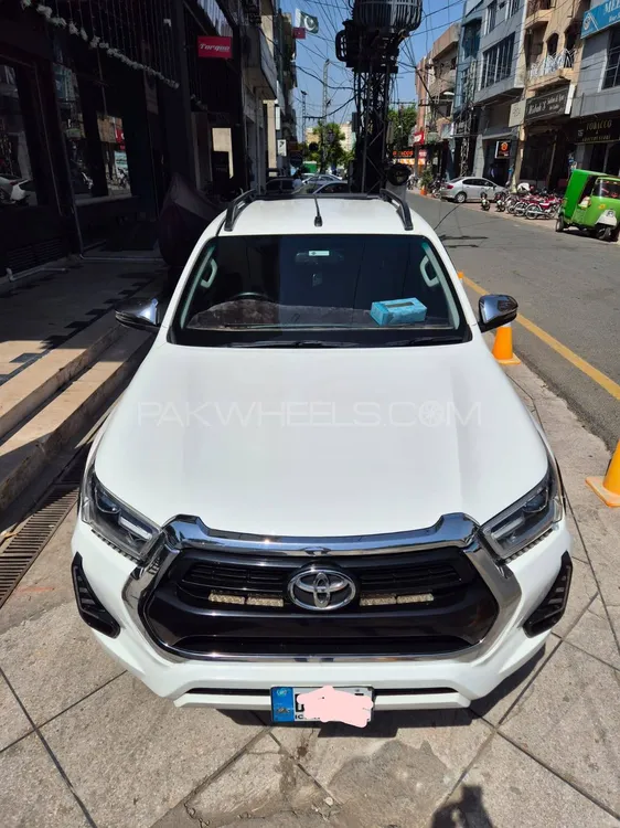 Toyota Hilux 2023 for Sale in Lahore Image-1