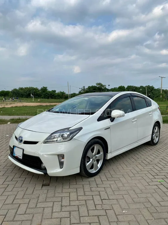 Toyota Prius 2013 for Sale in Islamabad Image-1
