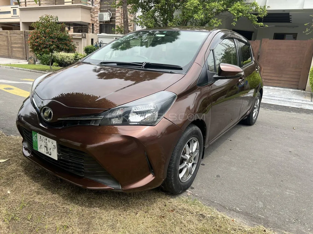 Toyota Vitz 2015 for Sale in Gujranwala Image-1