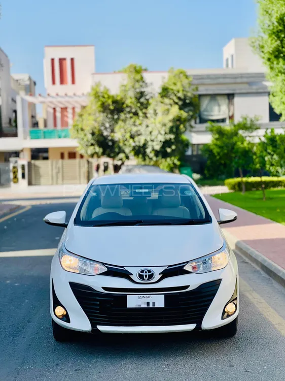 Toyota Yaris Sedan 2020 for Sale in Lahore Image-1