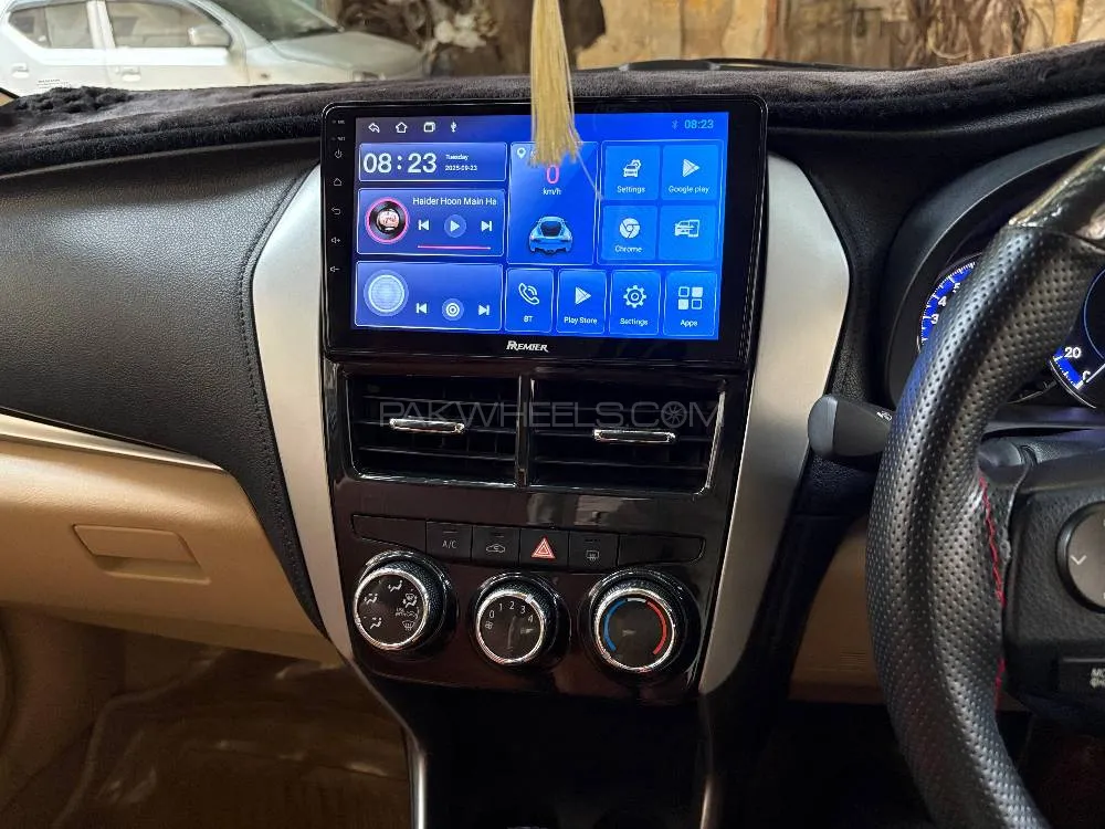 Toyota Yaris Sedan 2021 for Sale in Karachi Image-1