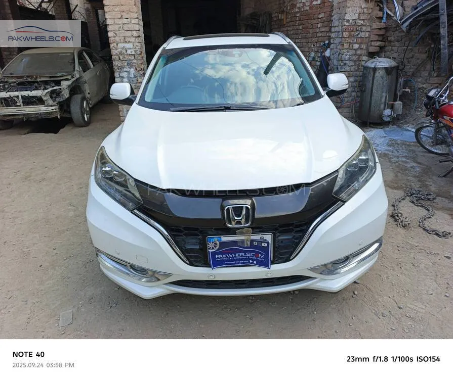 Honda Vezel 2016 for Sale in Peshawar Image-1