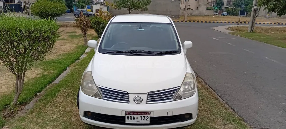 Nissan Tiida 2007 for Sale in Lahore Image-1