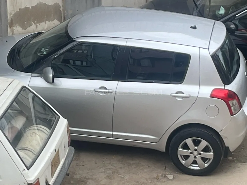 Suzuki Swift 2015 for Sale in Karachi Image-1