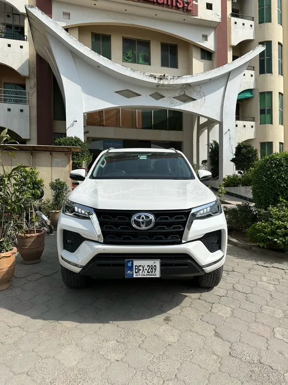 Toyota Fortuner 2025 for Sale in Islamabad Image-1