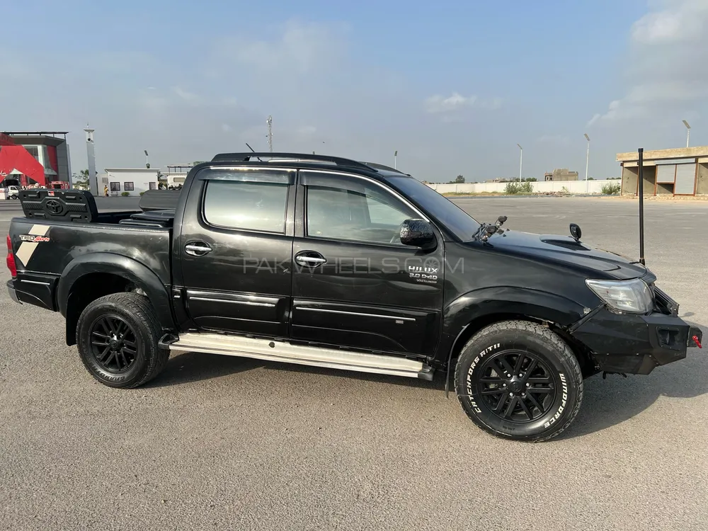Toyota Hilux 2012 for Sale in Karachi Image-1
