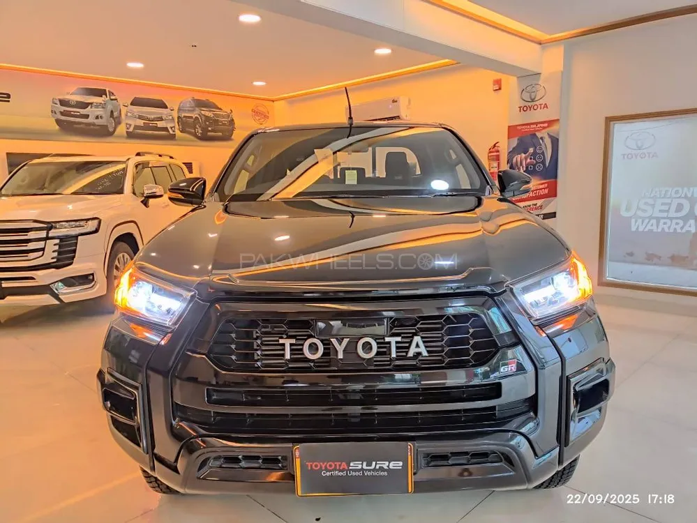 Toyota Hilux 2024 for Sale in Karachi Image-1