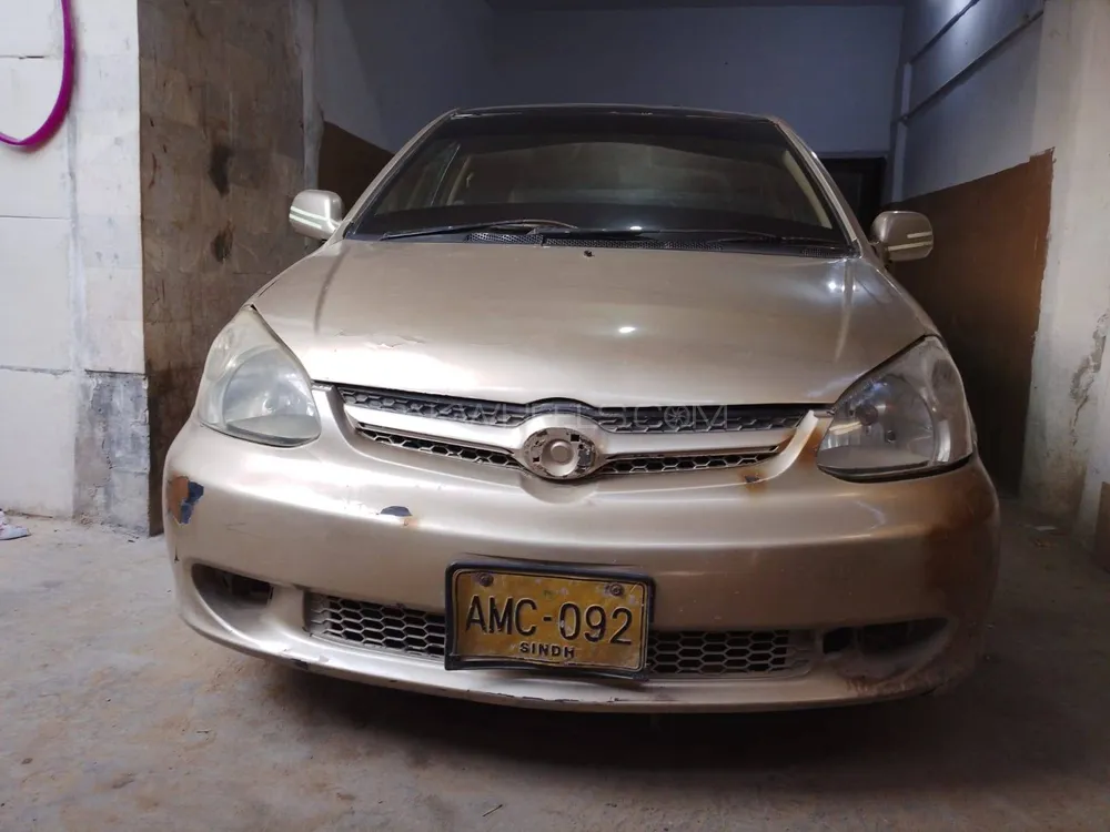 Toyota Platz 2003 for Sale in Karachi Image-1