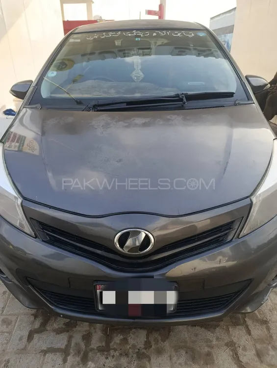 Toyota Vitz 2012 for Sale in Karachi Image-1