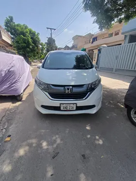 Honda Freed + Hybrid G Honda Sensing 2016