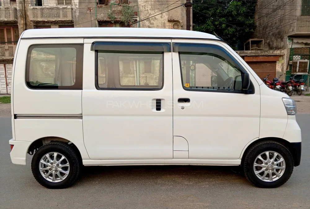 Daihatsu Hijet 2024 for Sale in Lahore Image-1