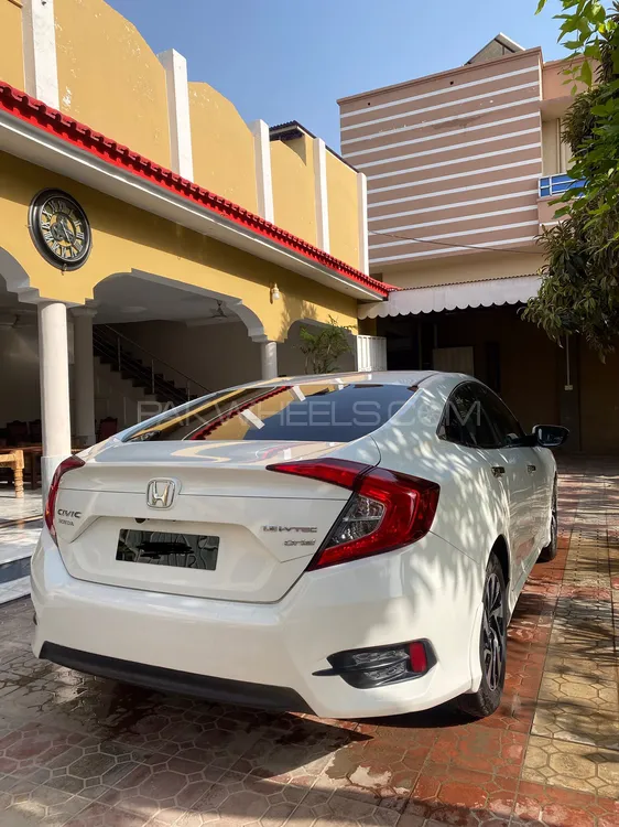 Honda Civic 2017 for Sale in Peshawar Image-1