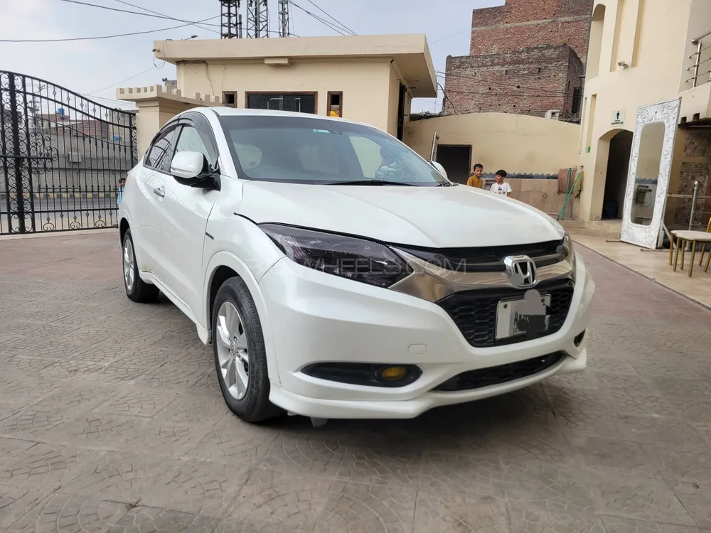 Honda Vezel 2014 for Sale in Lahore Image-1