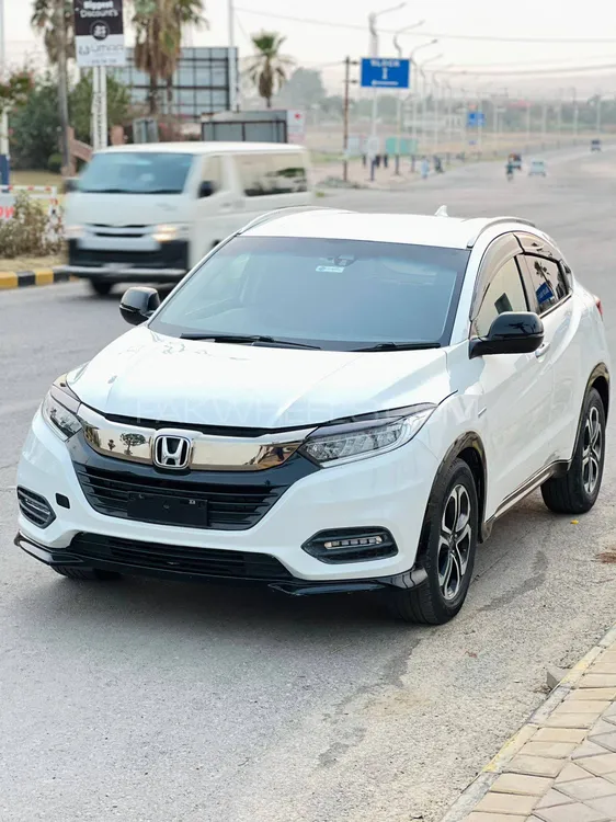 Honda Vezel 2015 for Sale in Mardan Image-1