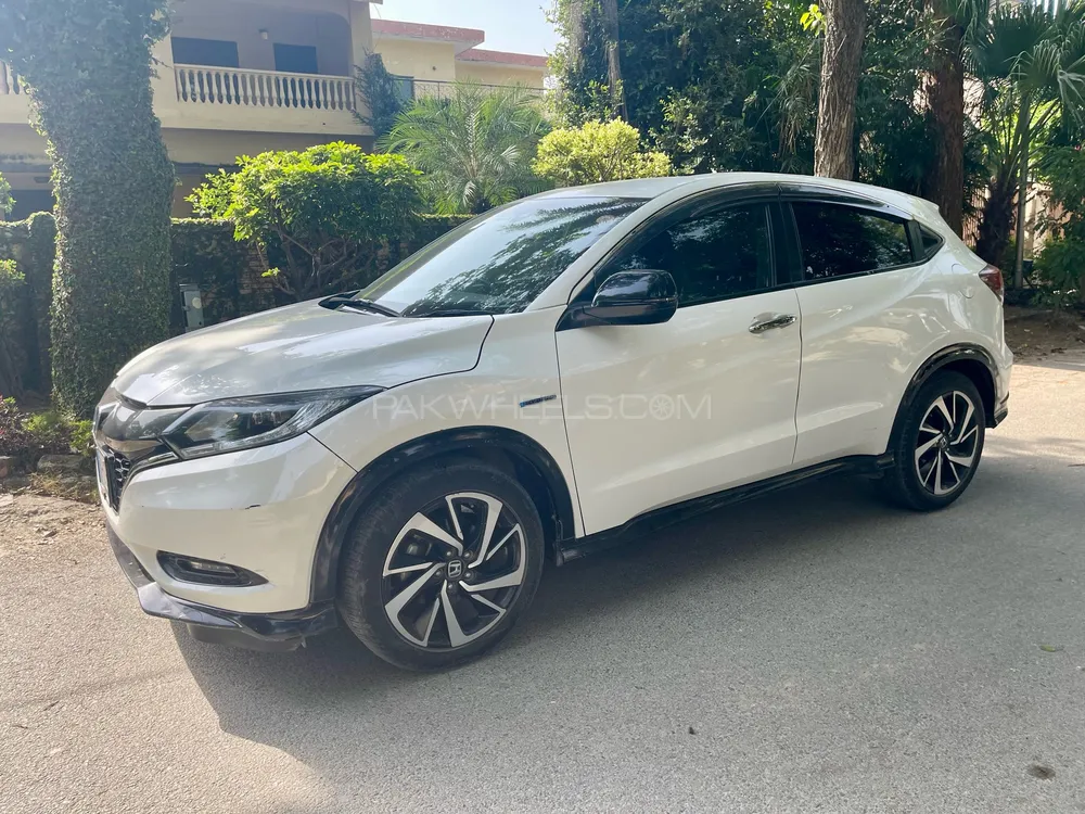 Honda Vezel 2017 for Sale in Islamabad Image-1