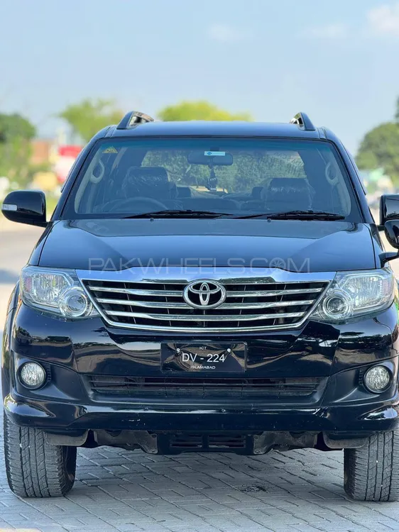 Toyota Fortuner 2015 for Sale in Islamabad Image-1