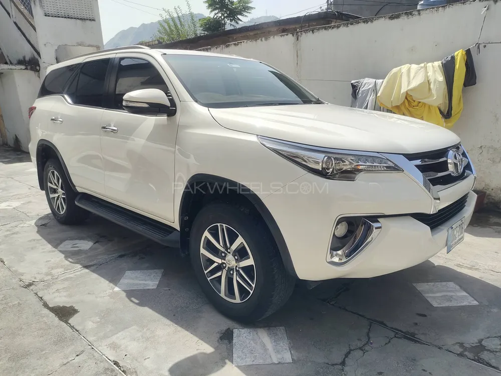 Toyota Fortuner 2018 for Sale in Mansehra Toyota Fortuner 2018 for Sale in Mansehra Image-2