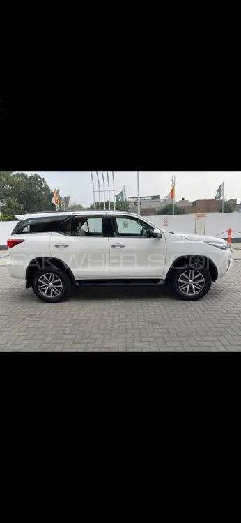 Toyota Fortuner 2019 for Sale in Faisalabad Image-1