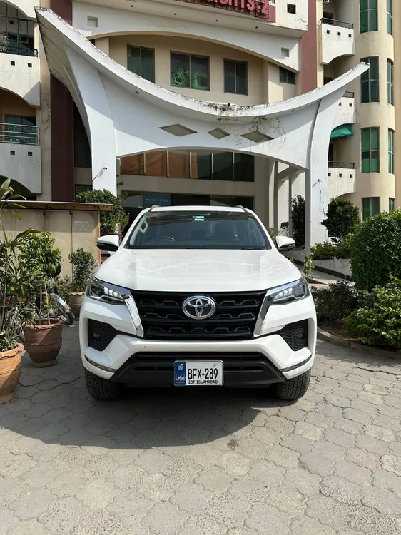 Toyota Fortuner 2025 for Sale in Islamabad Image-1