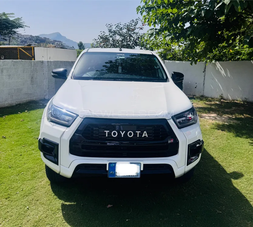 Toyota Hilux 2025 for Sale in Bat khela Image-1