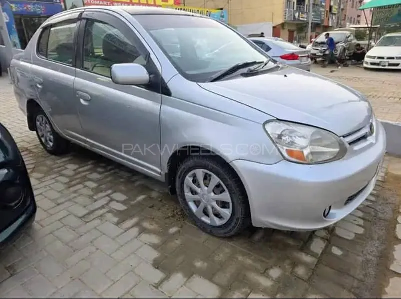 Toyota Platz 2004 for Sale in Karachi Image-1