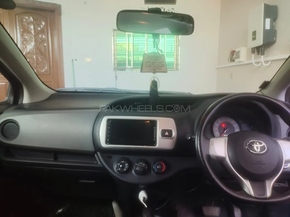 Toyota Vitz 2017 for Sale in Talagang Image-1