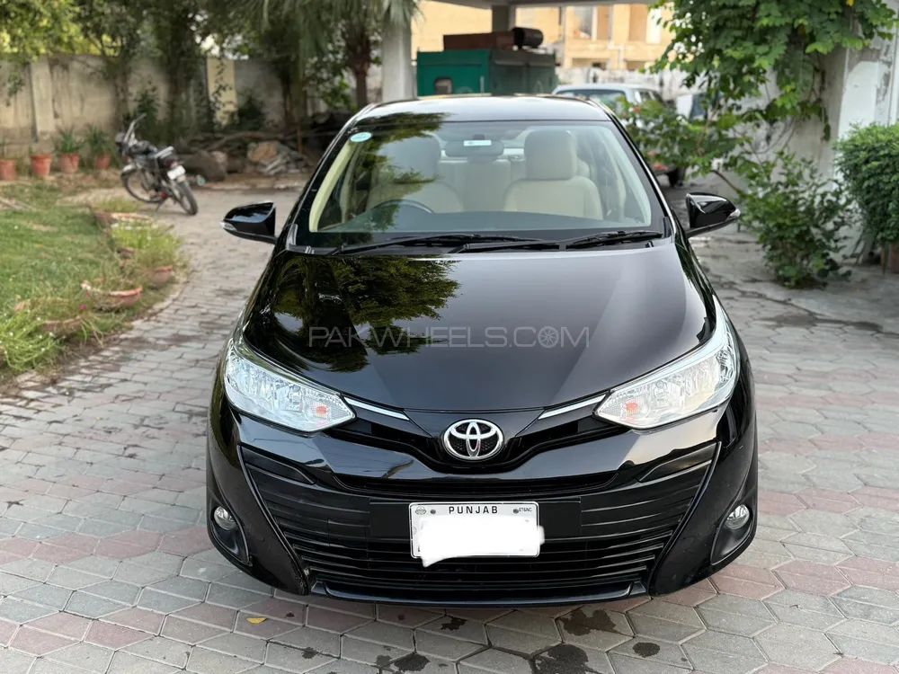 Toyota Yaris Sedan 2021 for Sale in Lahore Image-1