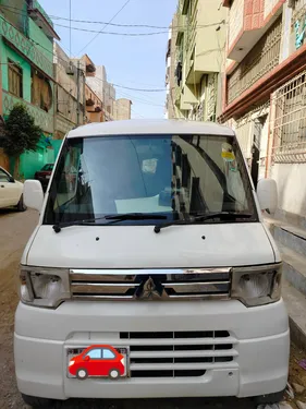 Mitsubishi Minica 2013