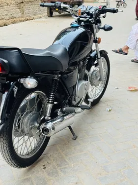 Suzuki GS 150 2025