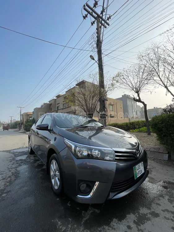 Toyota Corolla 2017 for Sale in Lahore Image-1