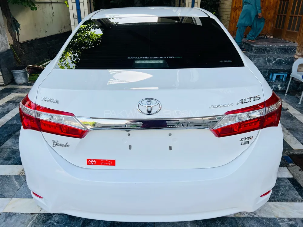 Toyota Corolla 2016 for Sale in Islamabad Image-1