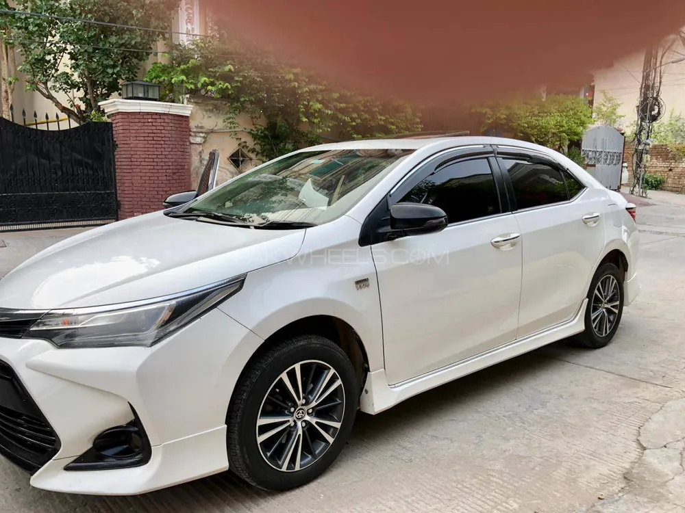 Toyota Corolla 2018 for Sale in Lahore Image-1