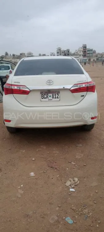 Toyota Corolla 2015 for Sale in Karachi Image-1