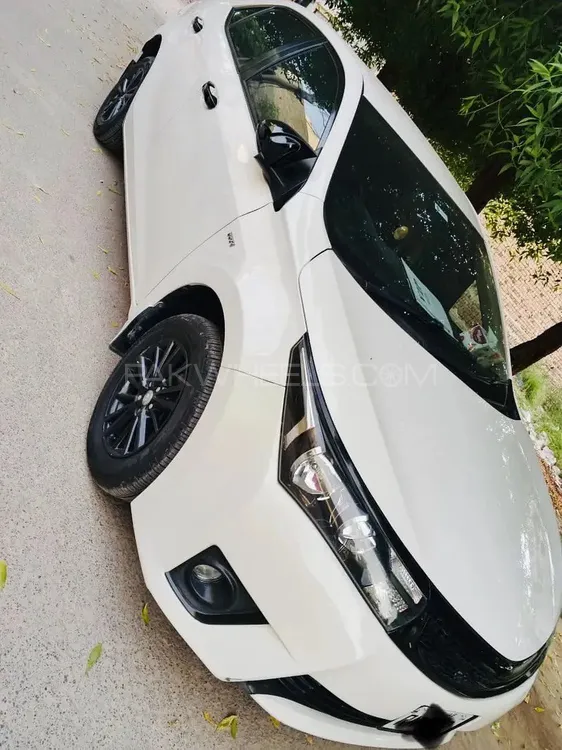 Toyota Corolla 2015 for Sale in Multan Image-1