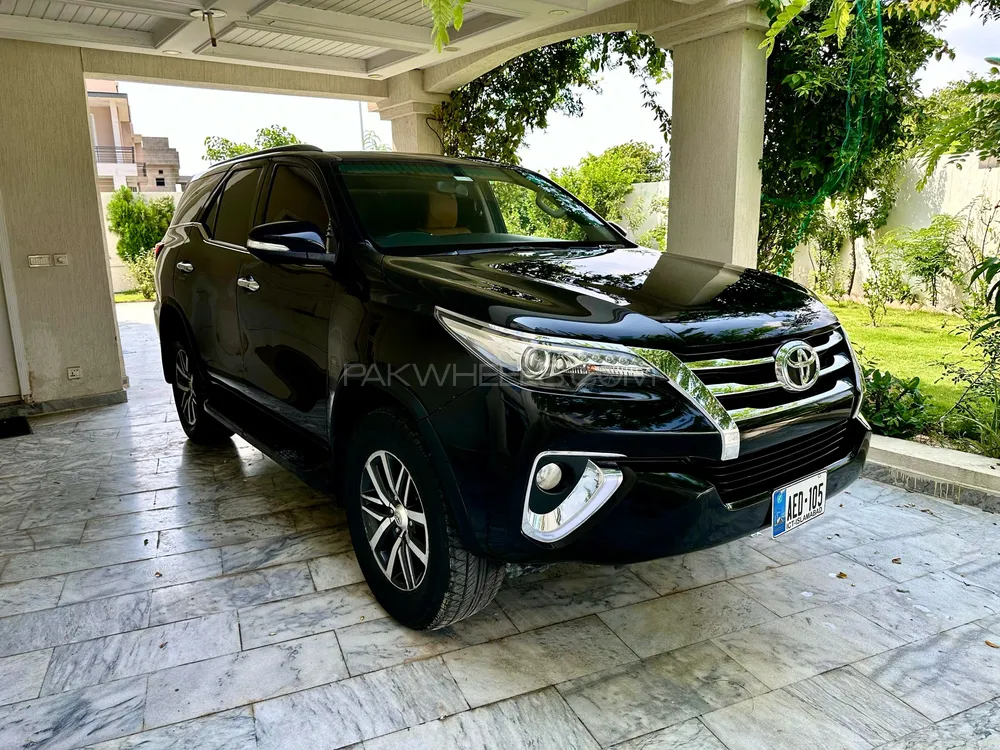 Toyota Fortuner 2017 for Sale in Islamabad Image-1
