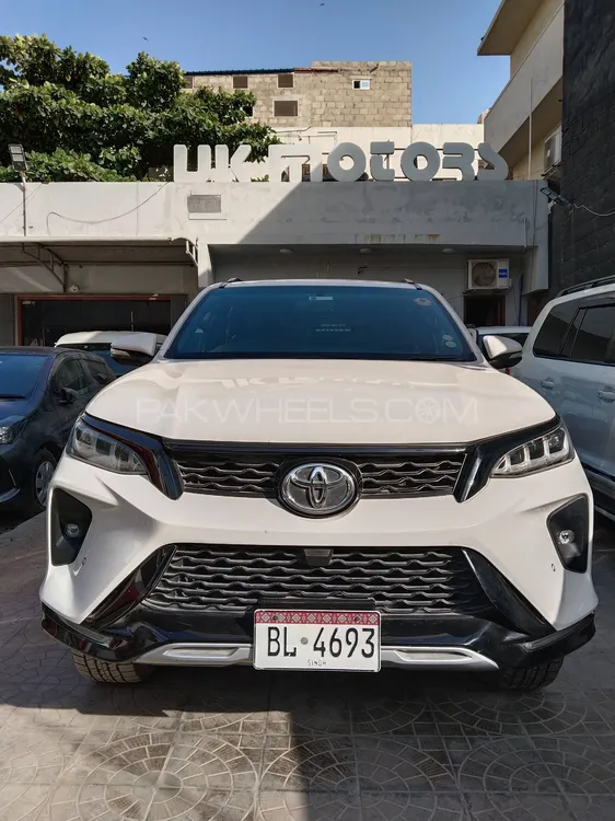 Toyota Fortuner 2023 for Sale in Karachi Image-1