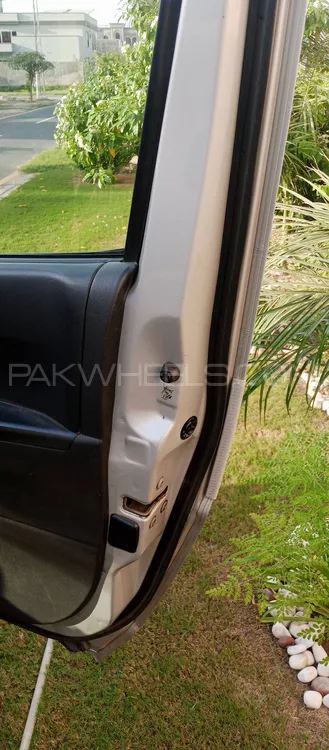 Toyota Hiace 2017 for Sale in Burewala Image-1