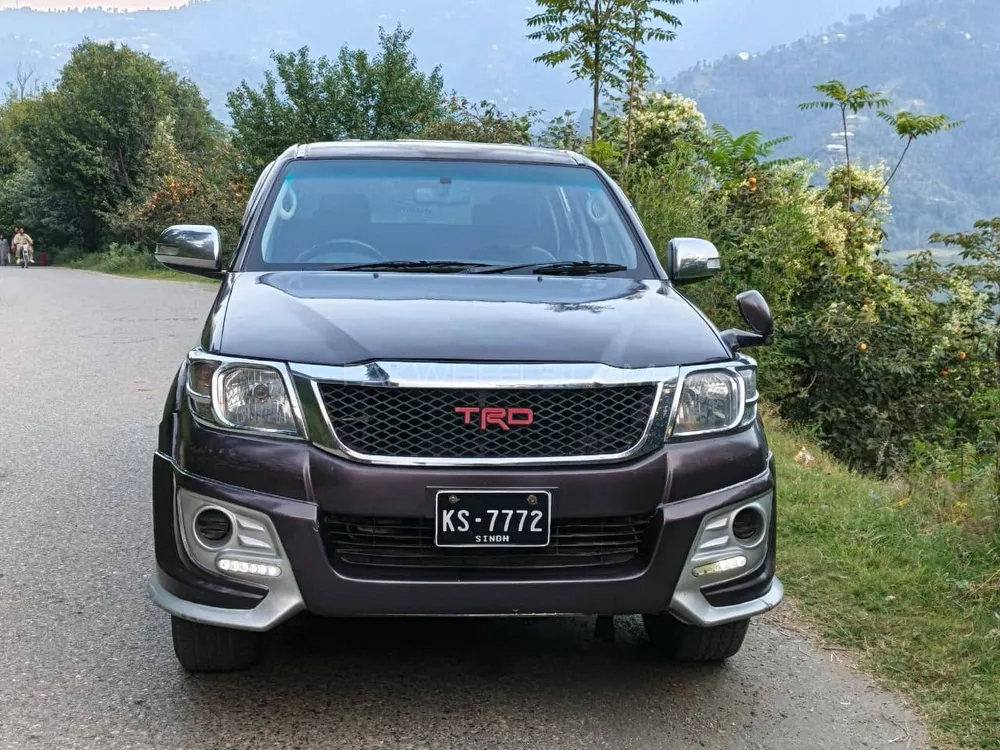 Toyota Hilux 2012 for Sale in Swatmingora Image-1